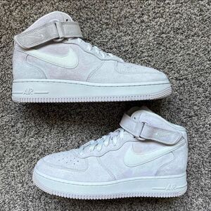 Nike Air Force 1 Mid Venice Suede  Size 8.5 Men's